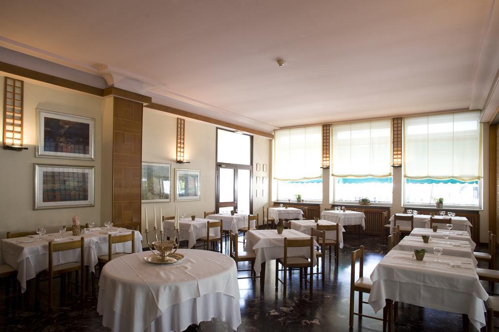 Hotel Conradi كيافينا المظهر الخارجي الصورة