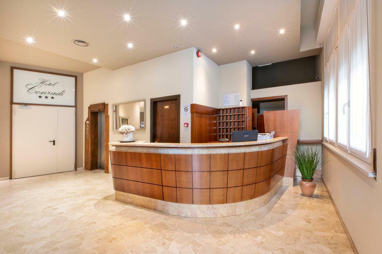 Hotel Conradi كيافينا المظهر الخارجي الصورة