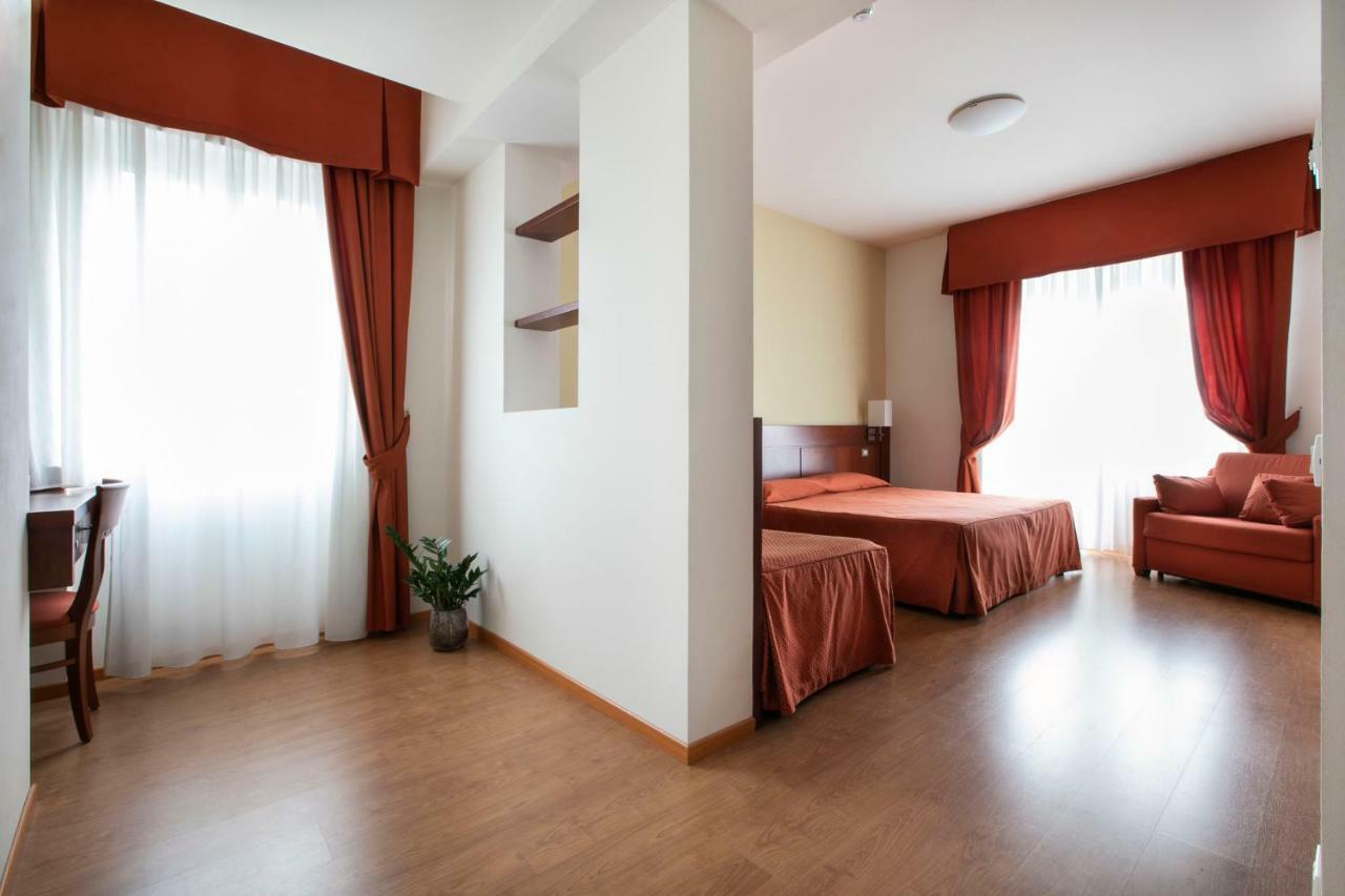 Hotel Conradi كيافينا المظهر الخارجي الصورة